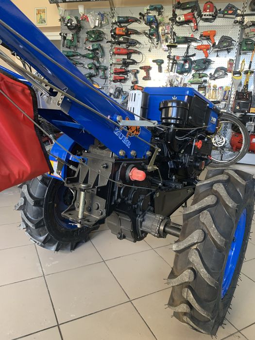 Мотоблок Зубр 8к.с, без стартера.