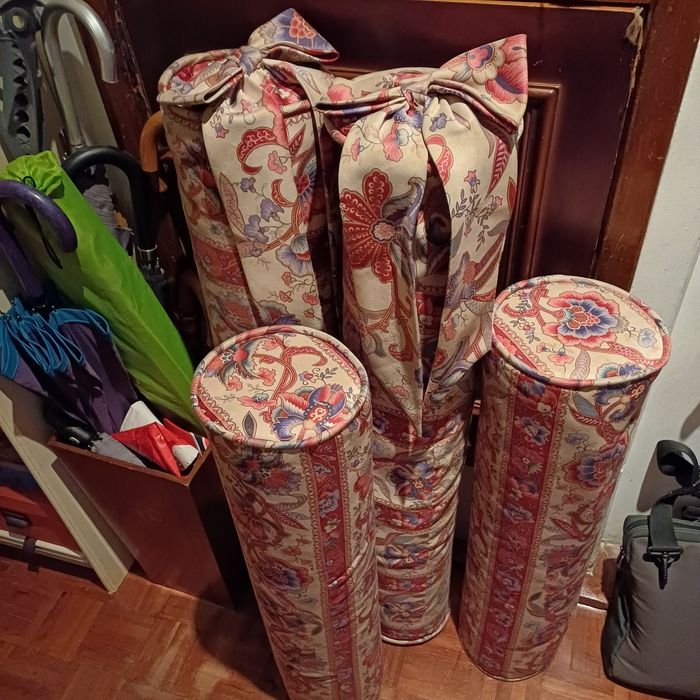 Rolos de decoração para cama e ou sofá