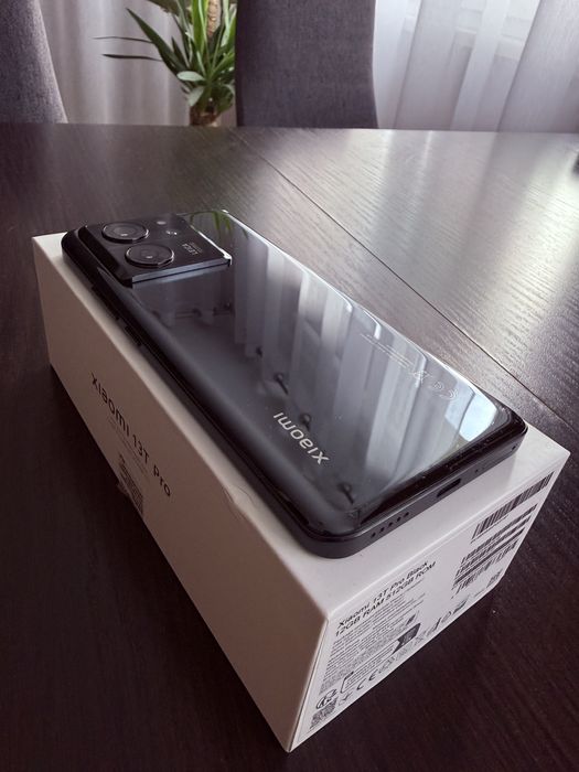 Smartfon Xiaomi 13T PRO stan bdb plus 2 x etui , org. ładowarka 120W