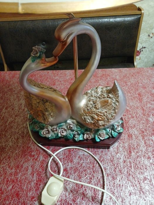 Світильник торшер лебеді