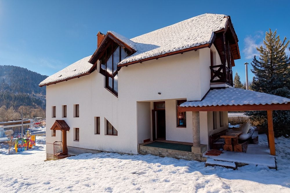 Котедж у  Славську .Без господарів великі компанії до 15 осіб.