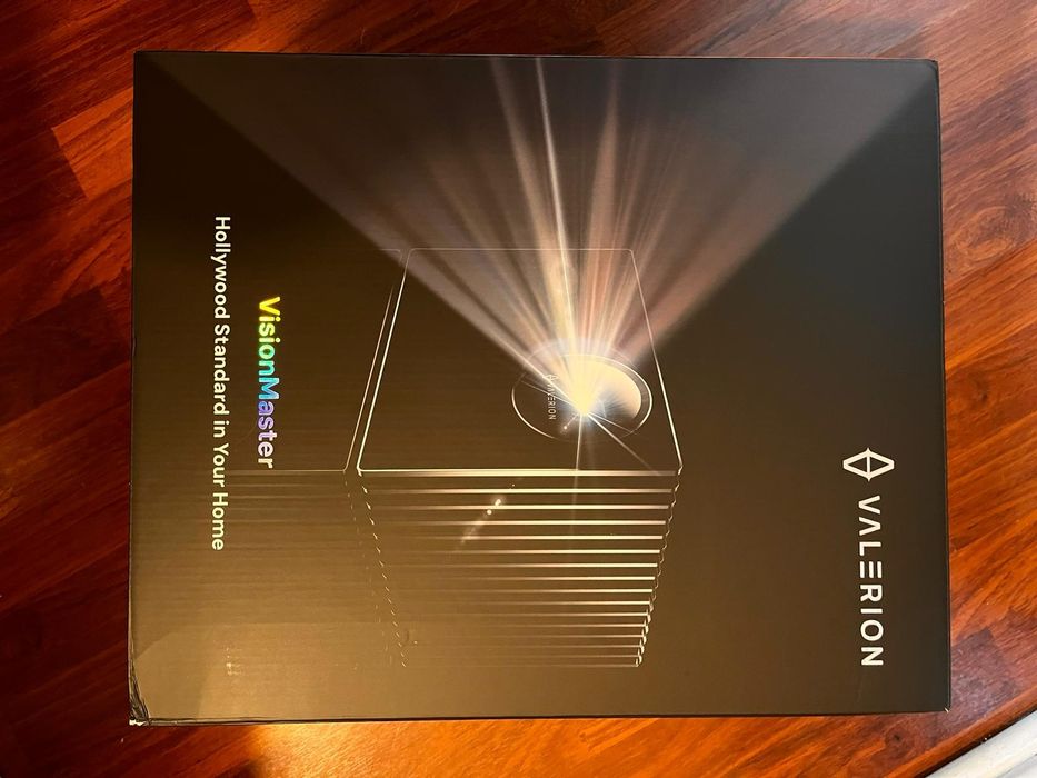 Projetor valerion vision  4k novo com plástico