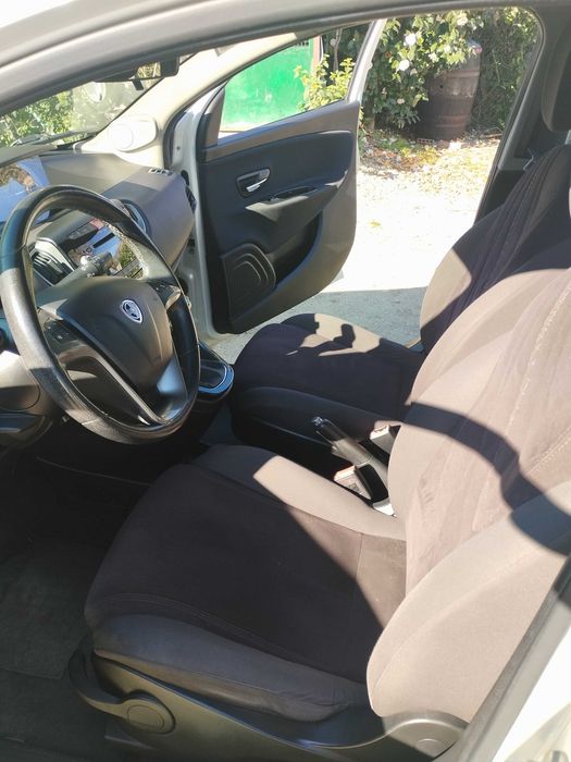 Lancia 1.2 ypsilon