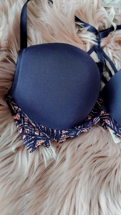 Biustonosz push-up Esotiq rozm. 70 B