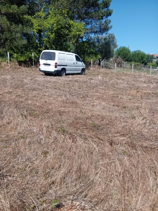 Venda de quinta na Quinta da Sardinha na estrada principal .