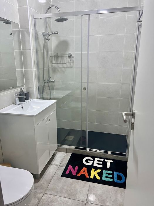 Apartamento T1 mobilado e equipado, pronto a habitar, junto ao metro