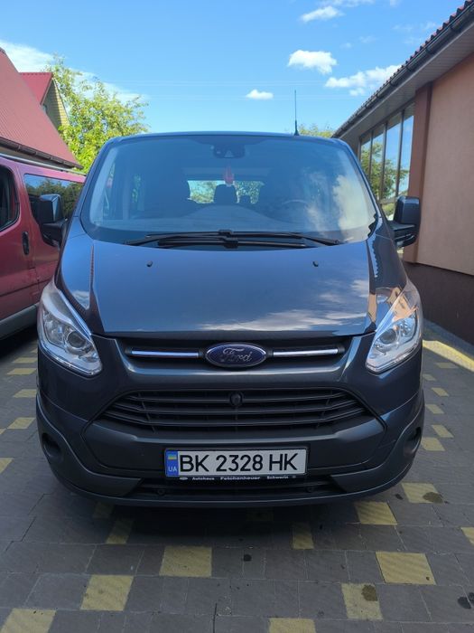 Авто продаж Форд  Кустом