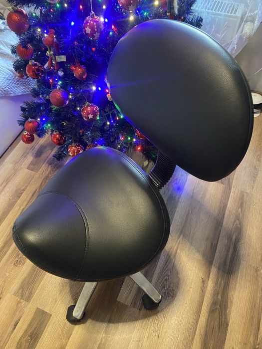 Siodło kosmetyczne z oparciem, krzeslo kosmetyczne z oparciem