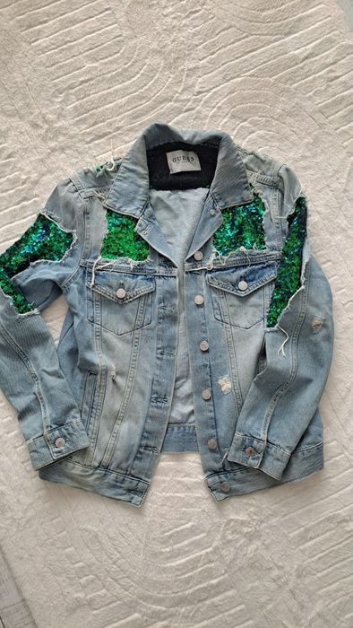 Kurtka jeansowa katana Guess cekiny