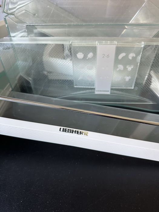 Liebherr półki części
