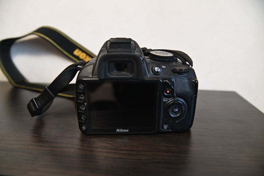 Камера Nikon D3100