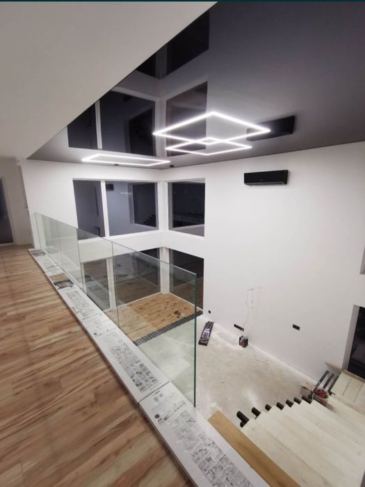 Balustrada szklana zabudowa szklana