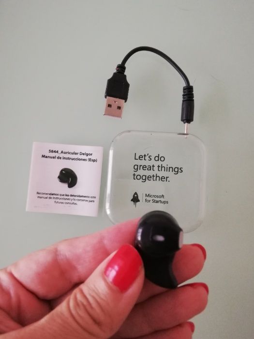 Auricular NOVO, com Bluetooth versão 4.1distancia operacional 10m