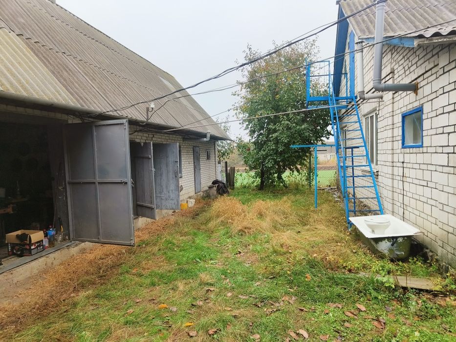 продається будинок