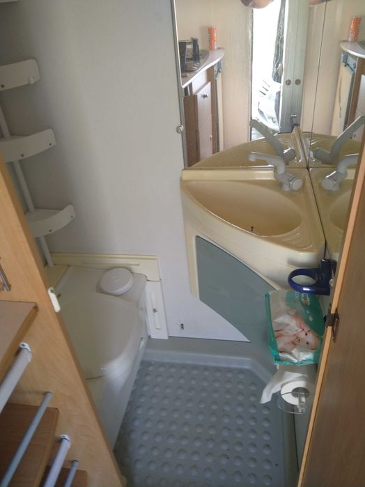 Caravana Caravelaire Antaras 460 – Ano 2006 – 4 Lugares