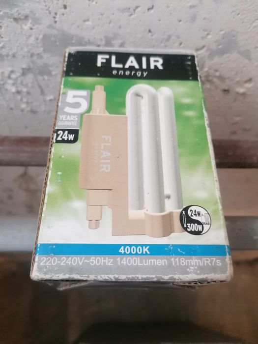 Żarówka energooszczędna 24W