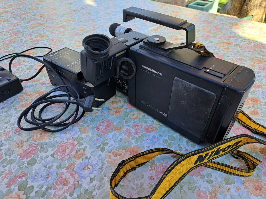 Maquina fotográfica  e de filmar antiga marca NordMende