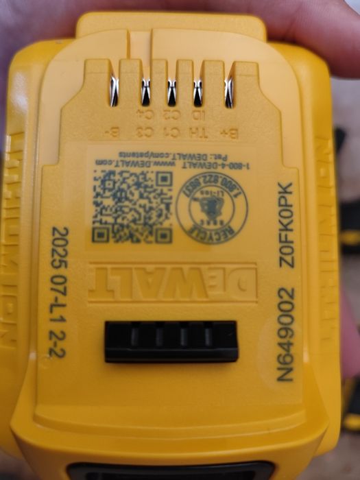 Набір шуруповертів DEWALT DCK248D2 20V MAX