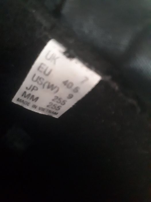 Продам Ботінкі Helly Hansen (37-38-39)