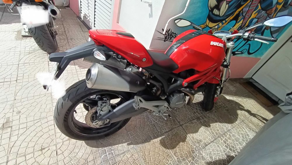 Ducati Monster 696 abs