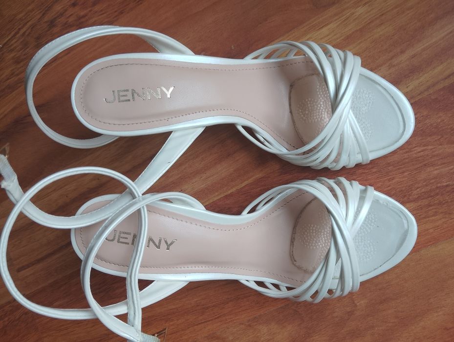 Buty na obcasie używane