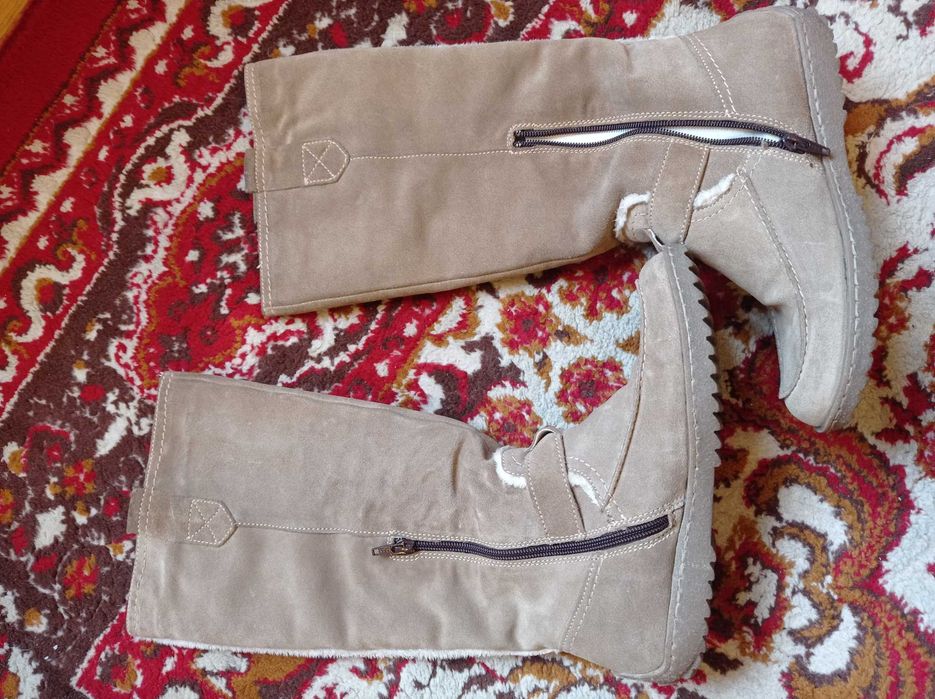 Wysokie damskie buty ze skóry naturalnej Weinbrenner stan idealny