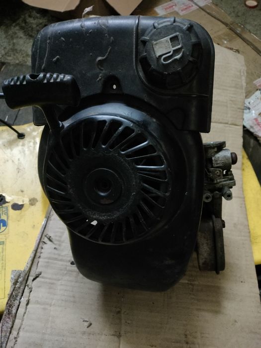 Silnik do kosiarki spalinowej na części