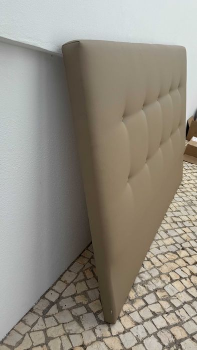 Cabeceira de cama estofada bege 180 cm