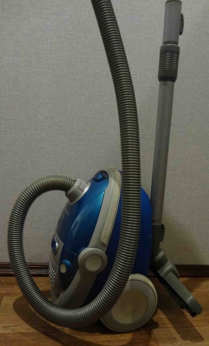 пылесос Electrolux ZUS3385P на детали