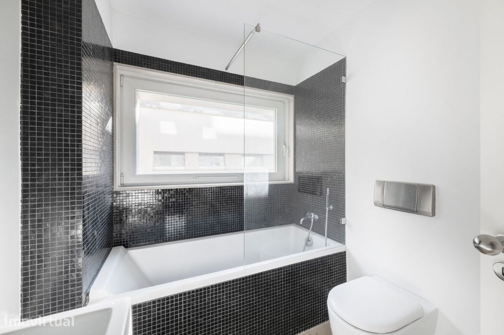Apartamento no Chiado com 2 salas e 2 quartos e 2 lugares de estaciona