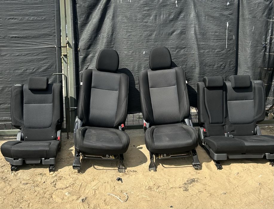 Komplet Foteli Mitshubishi Outlander 2015+