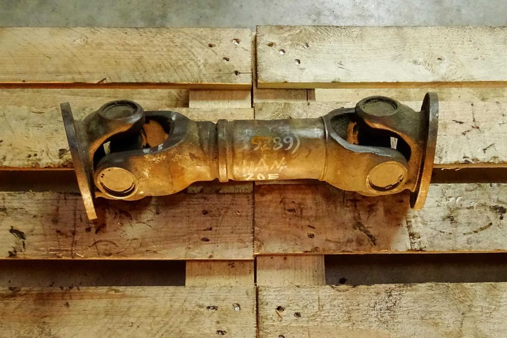 Wał pędny do ładowarki Hanomag 70E. Cardan shaft. 46cm. Kardan