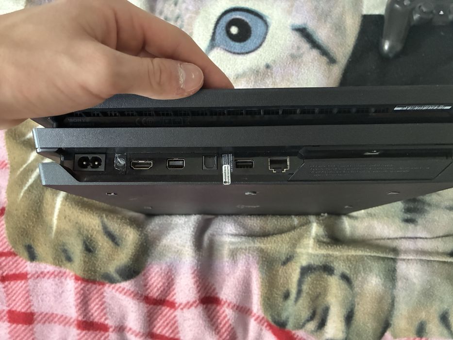 Sprzedam ps 4 pro 1T