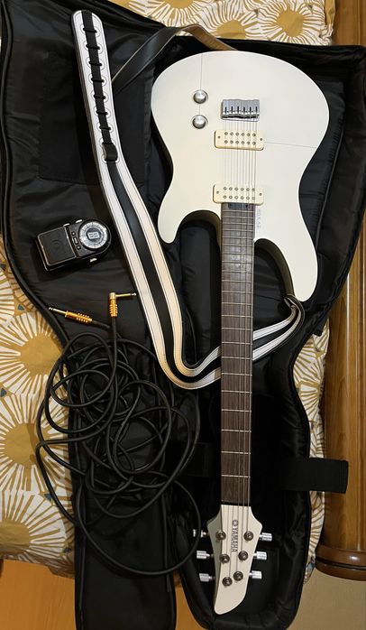 Guitarra eletrica yamaha novíssima