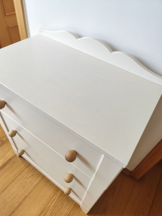 Cómoda branca IKEA