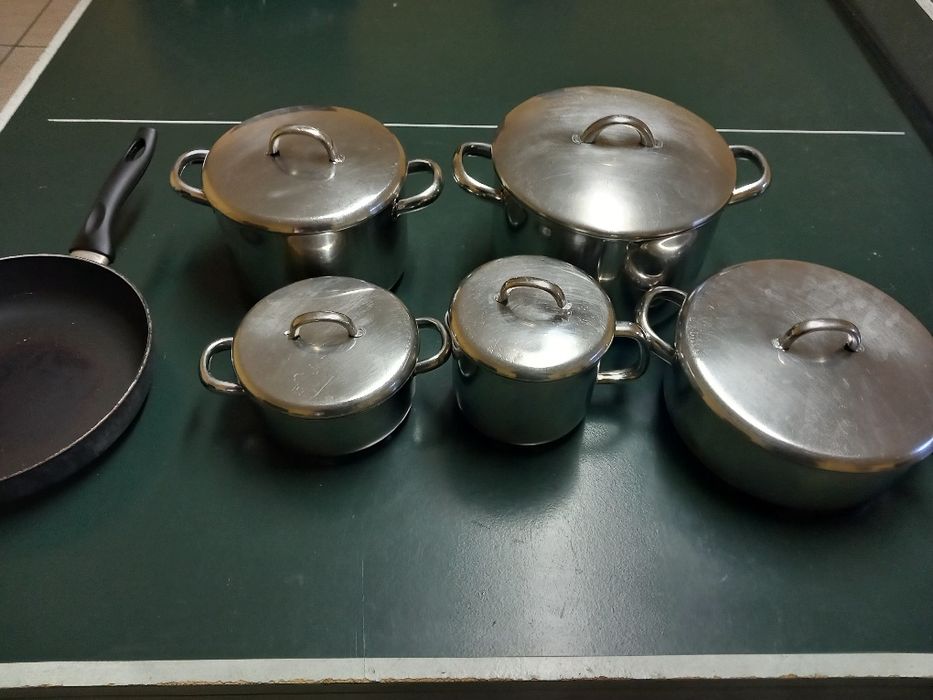 Tachos e panelas variados