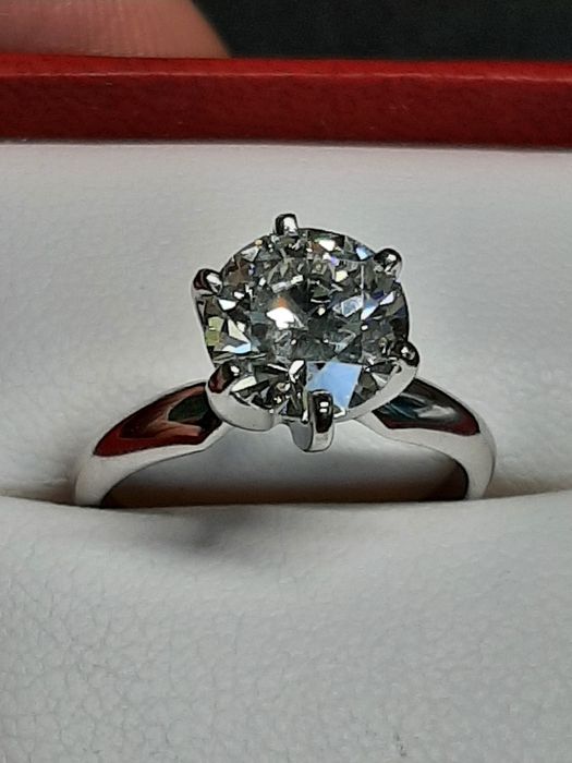 GIA  2.03 карат натуральный бриллиант,  золото.