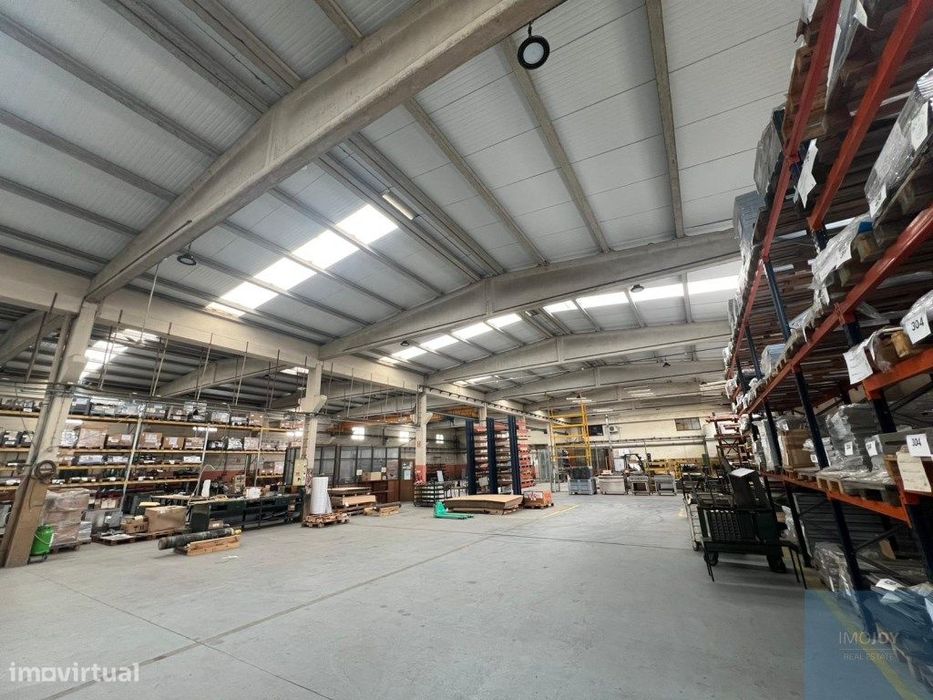 Armazém para Venda em Queluz de Baixo, Barcarena