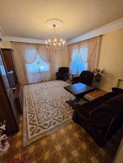 Продаж 2 кімнатна  сталінка Центр,  автономка,ліфт