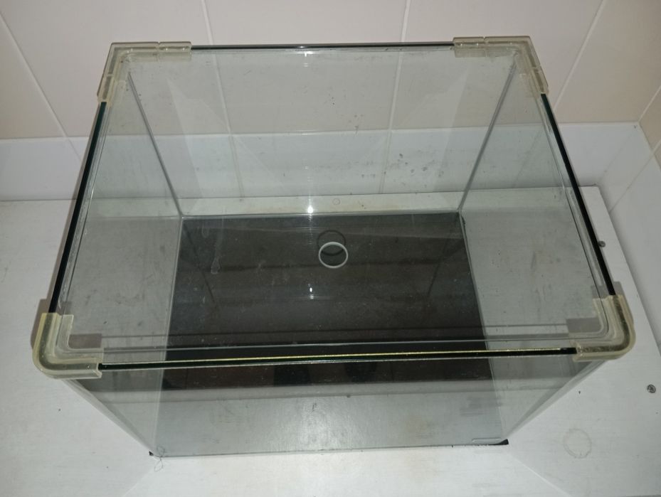 Vendo aquário tamanho médio
