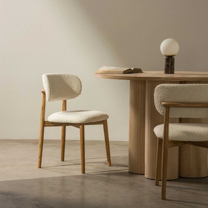 ZZ2398 - Krzesło tapicerowane białe, boucle/dąb