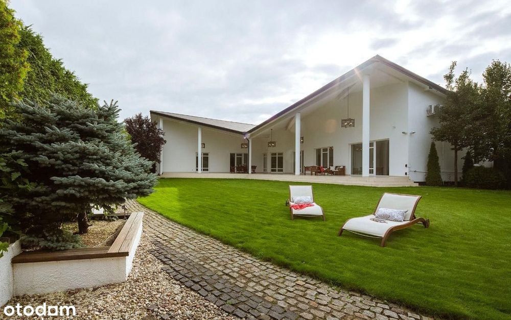 Parterowa rezydencja z basenem