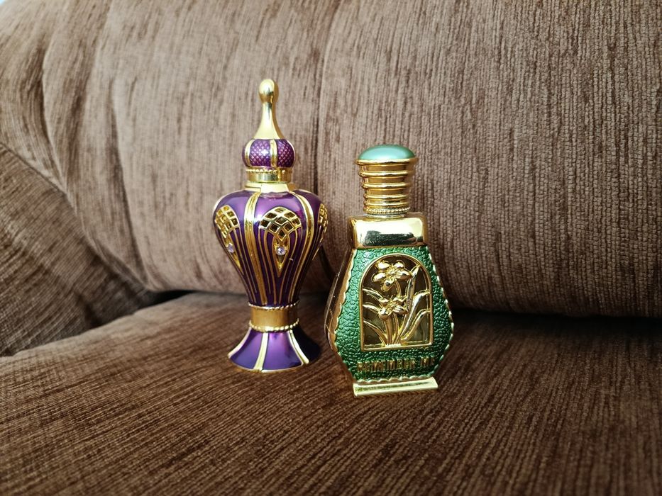 Sprzedam 2 PUSTE flakony po perfumach