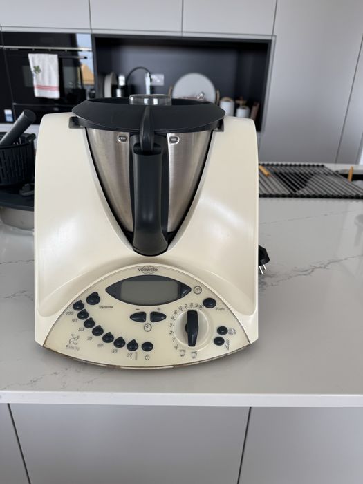 Bimby de 2007 com todos os acessorios e 5 livros de receitas