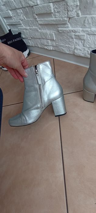 Sprzedam kozaczki srebrne