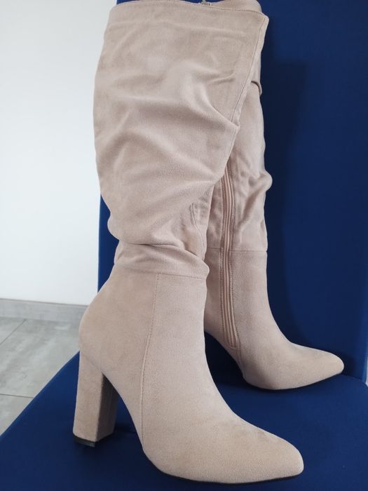 Beżowe kozaczki wiosenne 38