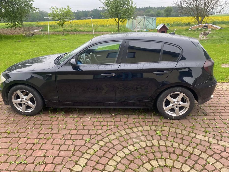 Bmw e87 samochód