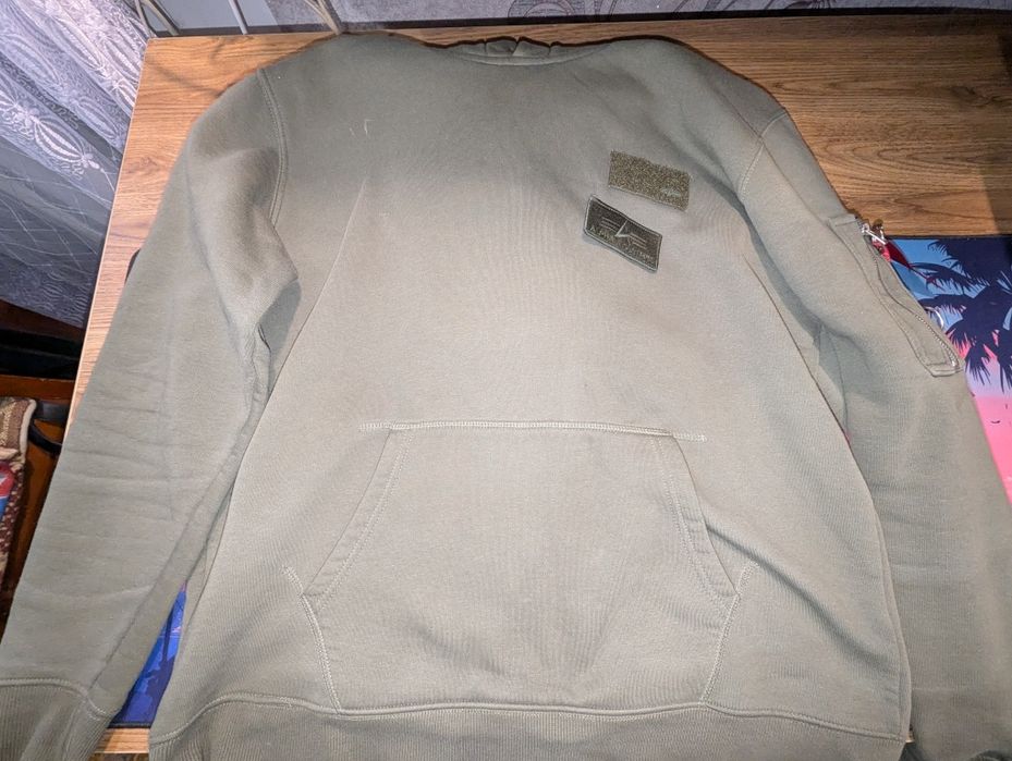 Продам кофту alpha industries