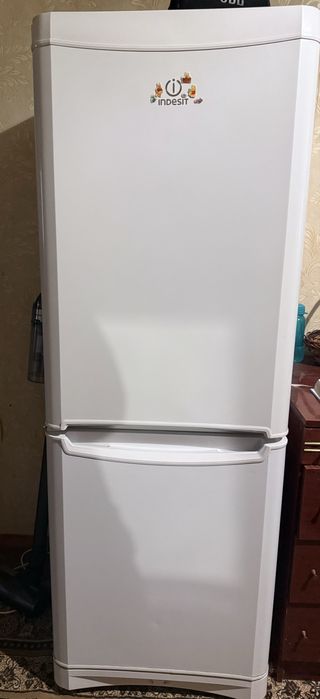 Холодильник INDESIT