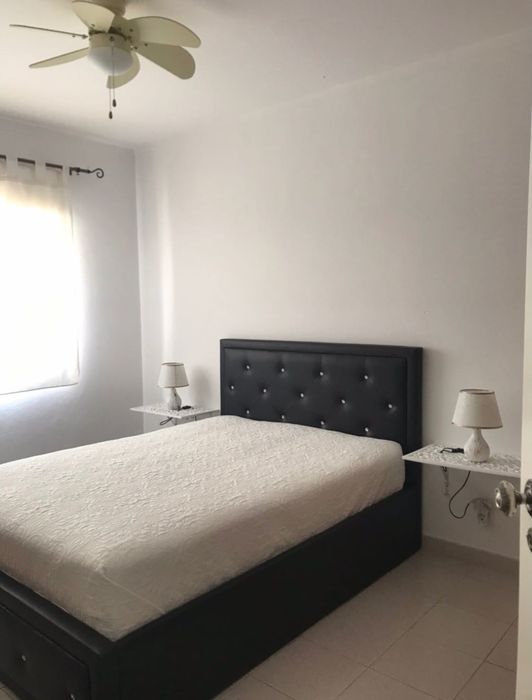 Cama com arumaçao e colchao